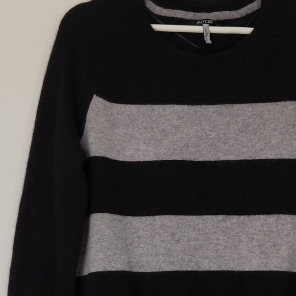 100% Cashmere Striped Grey & Black Women's Sweater Size S - Picture 3 of 10